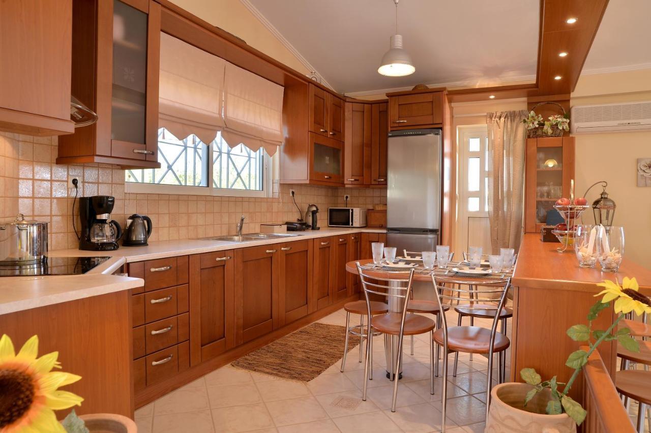 Domelia'S Luxury Apartments Near Airport & Beach Луца Экстерьер фото