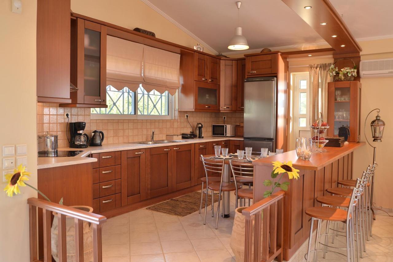 Domelia'S Luxury Apartments Near Airport & Beach Луца Экстерьер фото
