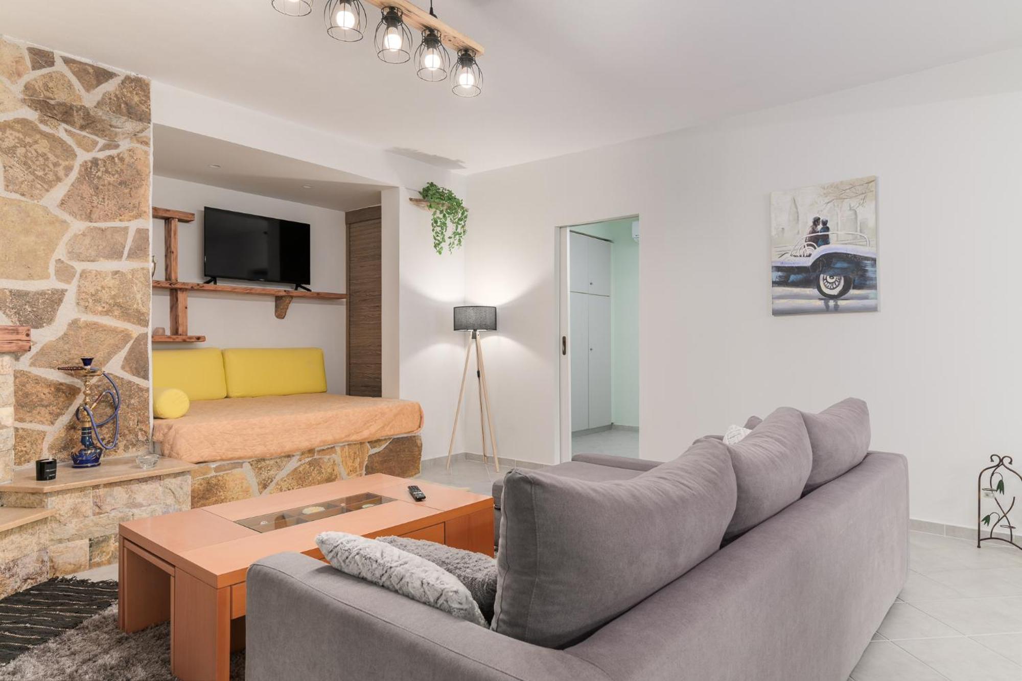 Domelia'S Luxury Apartments Near Airport & Beach Луца Экстерьер фото